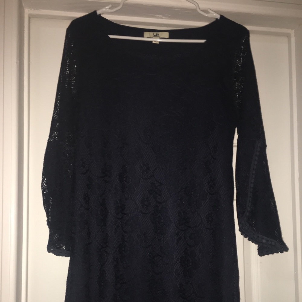 Gorgeous navy lacey dress